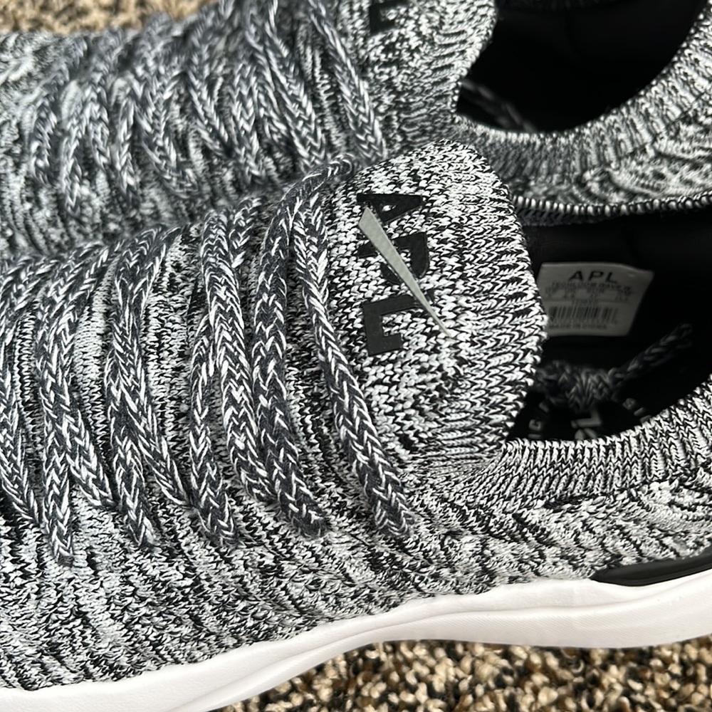 APL Women’s Techloom Wave Heather Grey, NWT - Picture 4 of 7